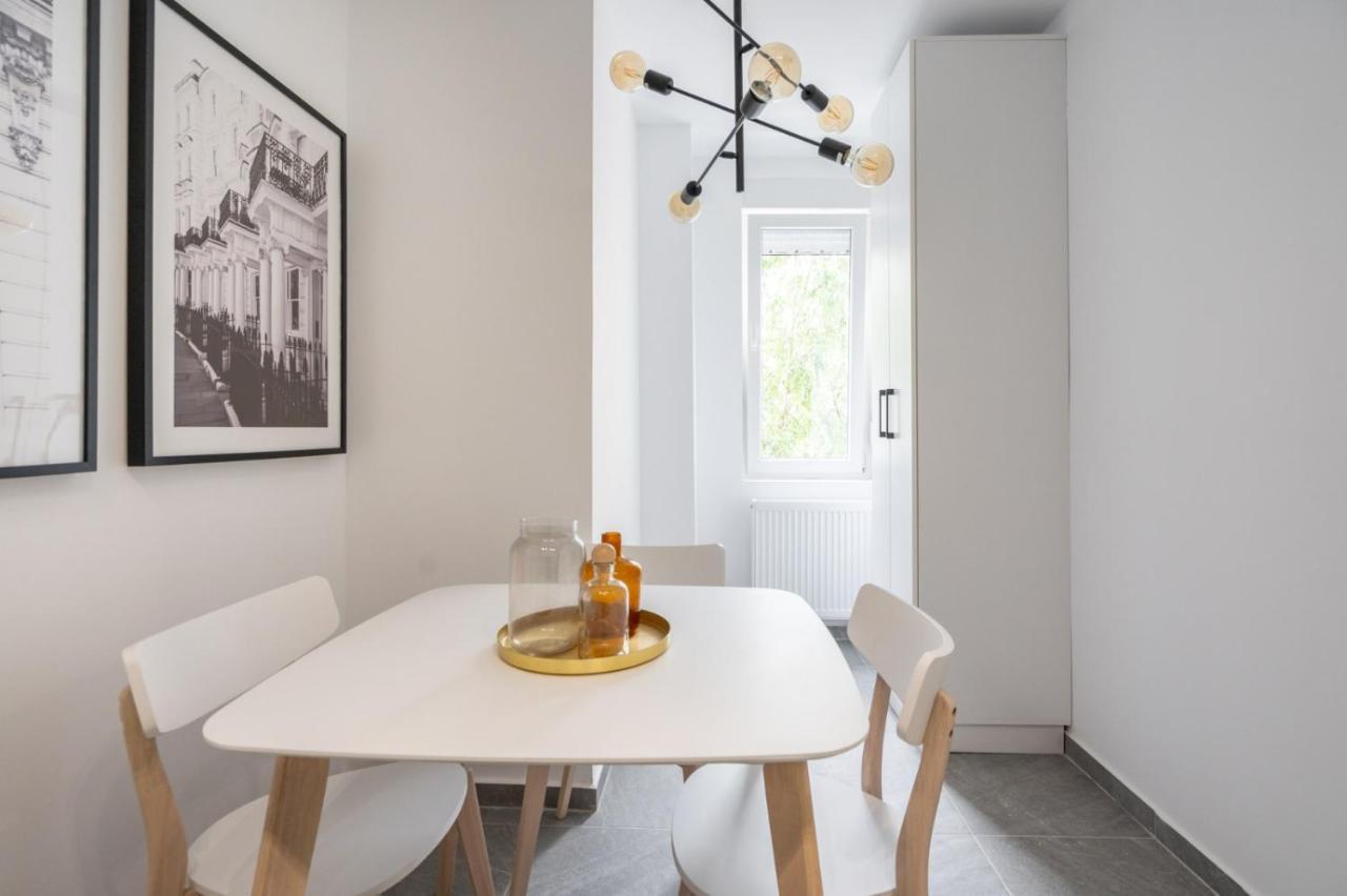 Relax Apartament In Piata Universitatii بوخارست المظهر الخارجي الصورة
